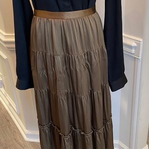 TO THE MAX New black midi skirt plus